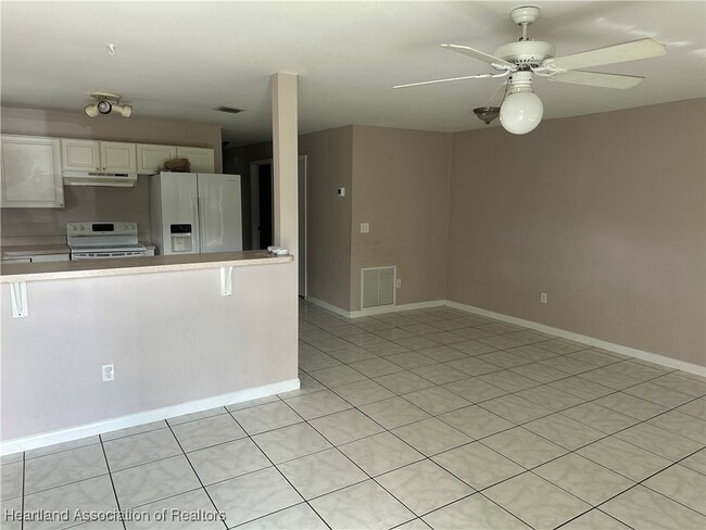 1525 Queen Palm Ave in Sebring, FL - Building Photo - Building Photo