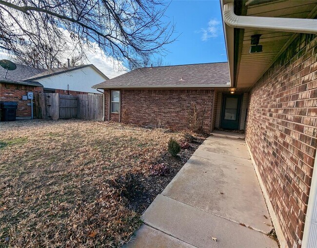 12513 Pine Bluff Dr in Oklahoma City, OK - Building Photo - Building Photo