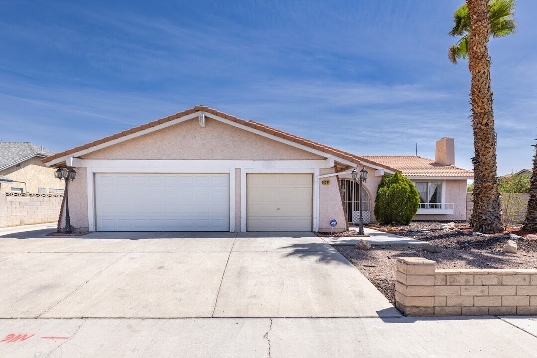 6361 O'Bannon Dr in Las Vegas, NV - Building Photo