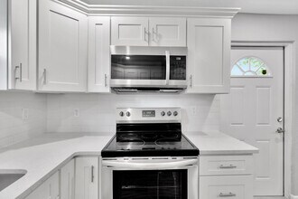 2223 Gordon St, Unit A in Tampa, FL - Building Photo - Building Photo