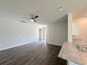 2120 W Middlebrooke Xing in Odenville, AL - Building Photo - Building Photo