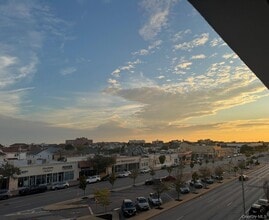 235 W Park Ave in Long Beach, NY - Building Photo - Building Photo