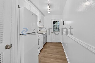 463 Medlock Rd in Decatur, GA - Building Photo - Building Photo