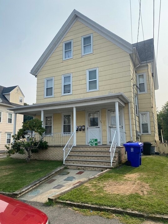 46 Hodges Ave in Taunton, MA - Building Photo