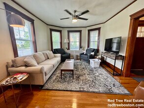 108 Redlands Rd, Unit 1 in Boston, MA - Building Photo - Building Photo