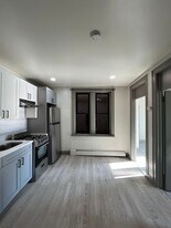 836 Communipaw Ave, Unit 1F in Jersey City, NJ - Building Photo