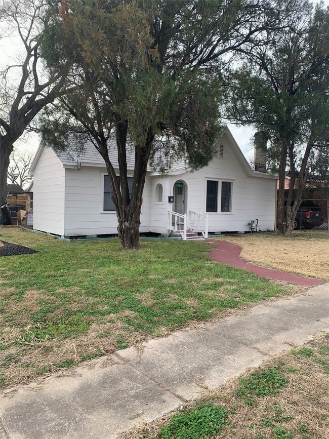 property at 548 Majestic St