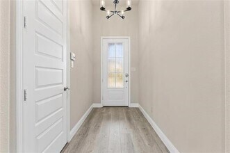 2229 Windy Hl Ln in Waxahachie, TX - Foto de edificio - Building Photo