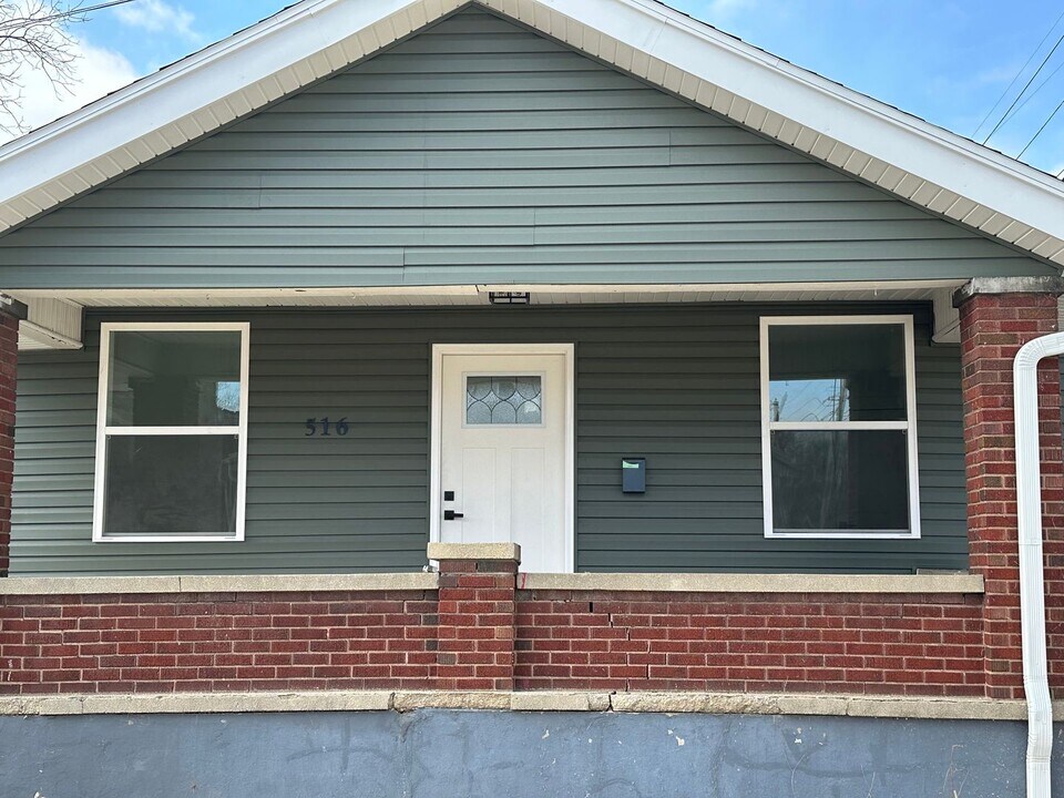 1214-1216 Brown St in Lafayette, IN - Building Photo