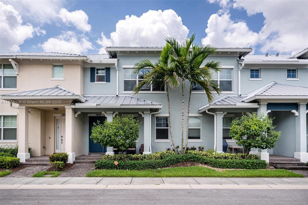 3944 Poinciana Ln in Hollywood, FL - Foto de edificio