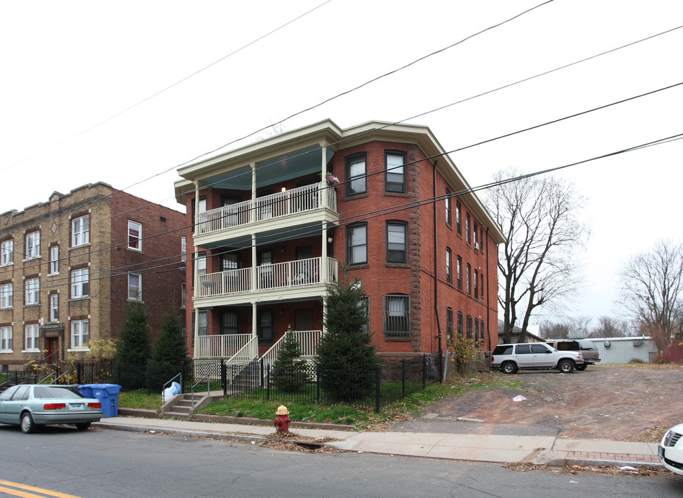 31-33 Capen St in Hartford, CT - Building Photo