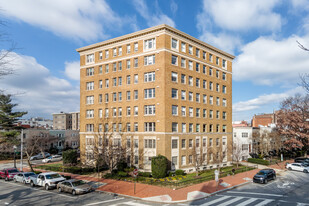 Williamsburg Condominium in Washington, DC - Foto de edificio - Primary Photo