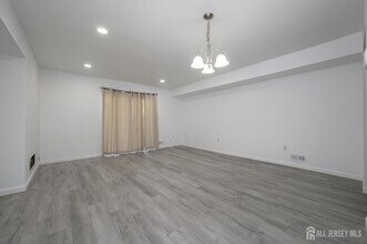 805 Darlington Dr in Old Bridge, NJ - Building Photo - Building Photo