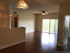 6984 SW 39th St-Unit -202H in Davie, FL - Foto de edificio - Building Photo