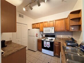 6153 Metrowest Blvd in Orlando, FL - Building Photo - Building Photo