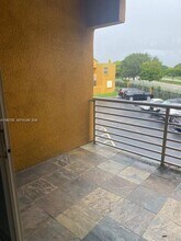 9701 Fontainebleau Blvd in Miami, FL - Foto de edificio - Building Photo