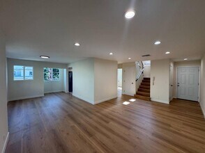 515 W Doran St in Glendale, CA - Building Photo - Building Photo