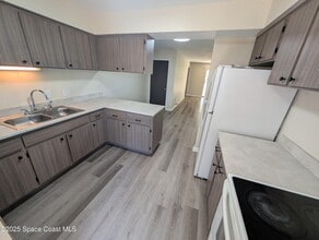 215 Knox McRae Dr in Titusville, FL - Building Photo - Building Photo