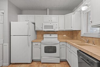 1127 Raymond Ave in St. Paul, MN - Building Photo - Building Photo