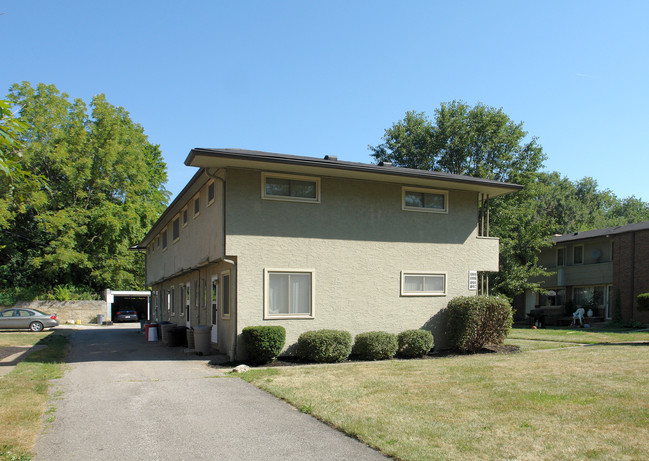 1002-1008 Hilo Ln in Columbus, OH - Foto de edificio - Building Photo