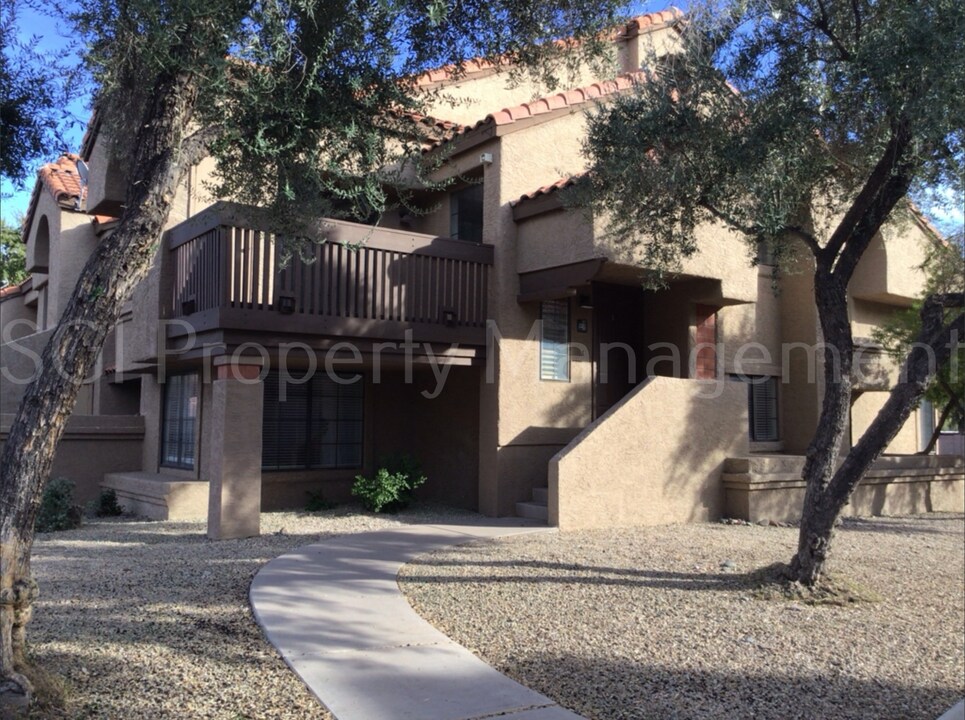 700 E Mesquite Cir in Tempe, AZ - Building Photo