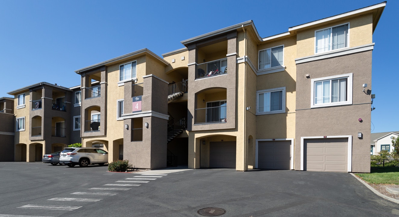 The Tides in Richmond, CA - Foto de edificio