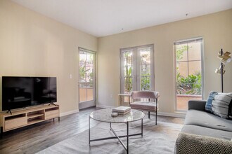 66 Avenue A in New York, NY - Foto de edificio - Building Photo