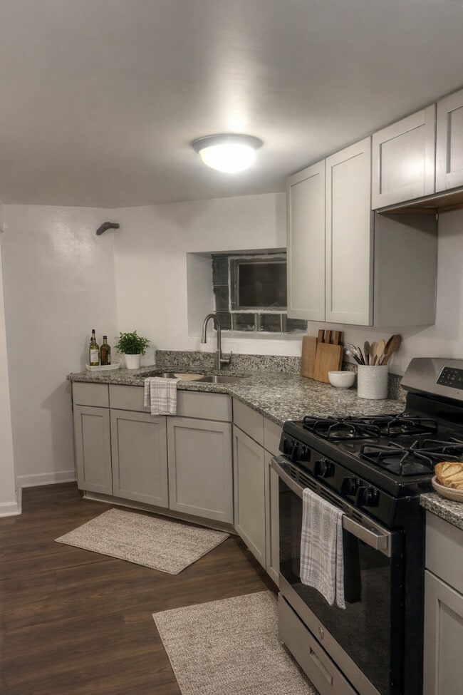 property at 7839 S Loomis Blvd