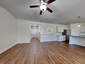 35 Birch Cir, Unit 4 in Port Wentworth, GA - Foto de edificio - Building Photo