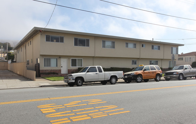 401 Walnut Ave in South San Francisco, CA - Building Photo - Building Photo