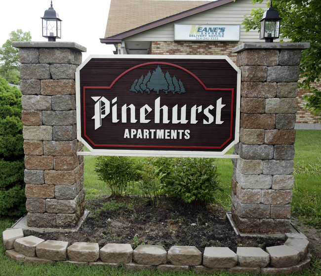 Pinehurst Apartments in St. Louis, MO - Building Photo - Building Photo