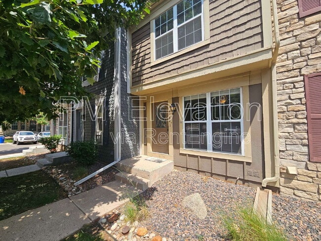 8184 S Fillmore Cir