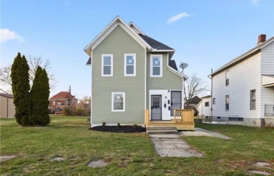 316 W 10th St in Lorain, OH - Building Photo