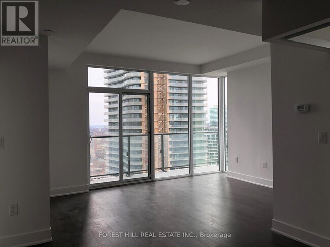 property at 955-3955 Bay St.