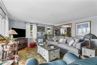 30 Johnnycake Ln in Portsmouth, RI - Building Photo - Building Photo