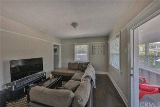 1530 E 5th St in Long Beach, CA - Building Photo - Building Photo