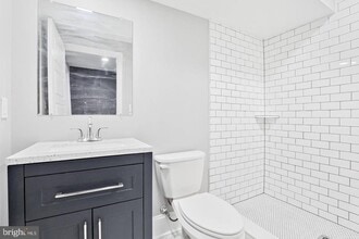 263 S Robinson St in Baltimore, MD - Foto de edificio - Building Photo