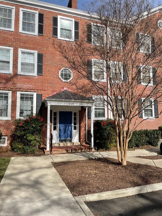 property at 2965 S Columbus St