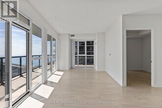 38 Annie Craig Dr in Toronto, ON - Building Photo - Building Photo