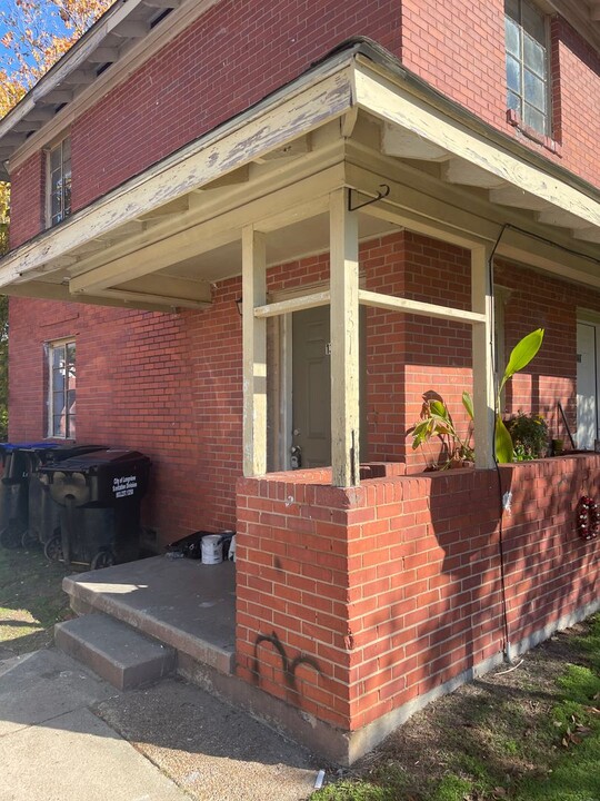 129-131-131 Hubbard Dr in Longview, TX - Foto de edificio