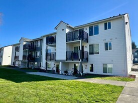 4244 Wintergreen Cir in Bellingham, WA - Building Photo