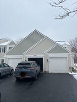 2947 Rutland Cir in Naperville, IL - Building Photo