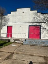 400 Graham Ave in Dallas, TX - Building Photo