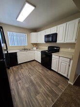 Canyon View Apartments in Las Vegas, NV - Building Photo - Building Photo