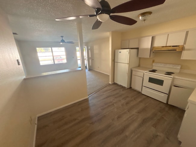 15696 Bolesta Rd in Clearwater, FL - Building Photo - Building Photo