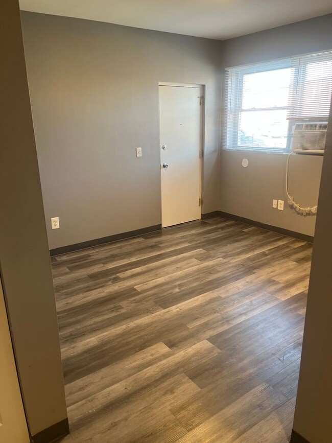 property at 824 Argonne Dr