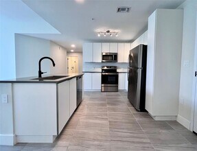 120 N Compass Way, Unit 701 in Dania Beach, FL - Building Photo - Building Photo