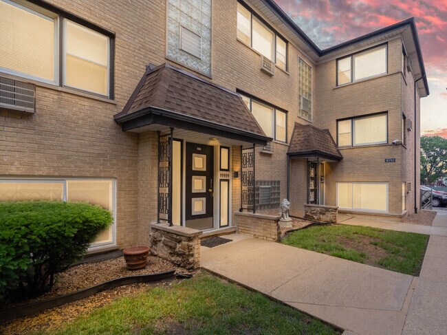 6751 N Olmsted Ave in Chicago, IL - Building Photo - Building Photo