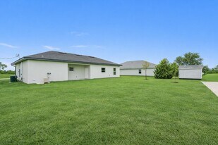 763 Puccini Ave S in Lehigh Acres, FL - Building Photo