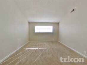 110 Inverness Dr in Vallejo, CA - Foto de edificio - Building Photo